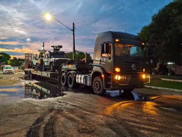 Opera O Roraima Ex Rcito Desloca Blindados Para Pacaraima Tecnodefesa