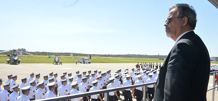No palanque, Jungmann iniciou discurso onde destacou a participação da Força Naval nos Jogos Olímpicos. (Imagem: Tereza Sobreira/MD)
