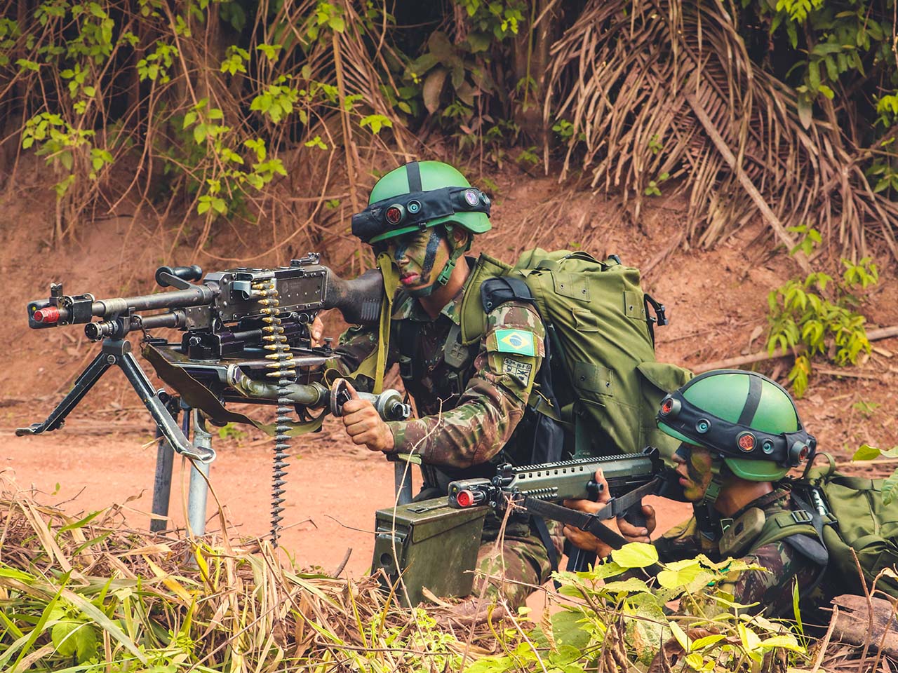 Id de farda da infantaria do exército brasileiro. Aproveite e