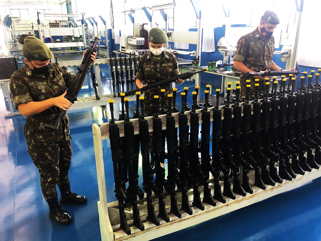 Exército recebe seus primeiros fuzis IA em calibre Montedo com br