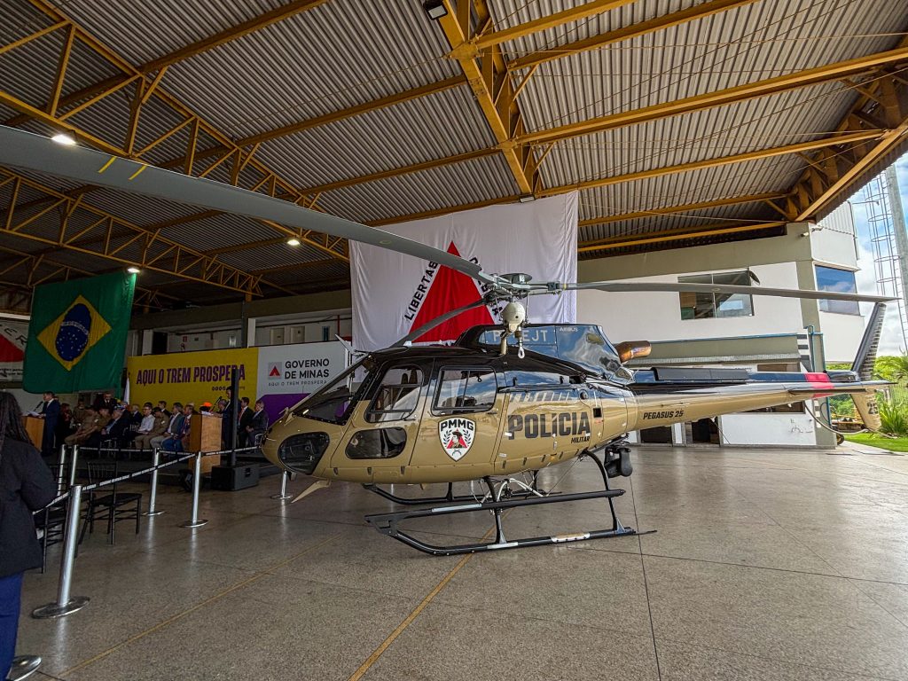 Comando de Aviação da Polícia Militar de Minas Gerais recebeu helicóptero Airbus Esquilo, matrícula PP-EJT e designado Pégasus 25. Foto: Dirceu Aurélio/Imprensa MG.