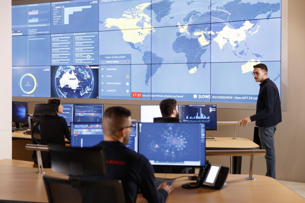 Leonardo e Indra Group vão ampliar cooperação no desenvolvimento de soluções em ciberdefesa. Leonardo, divulgação.