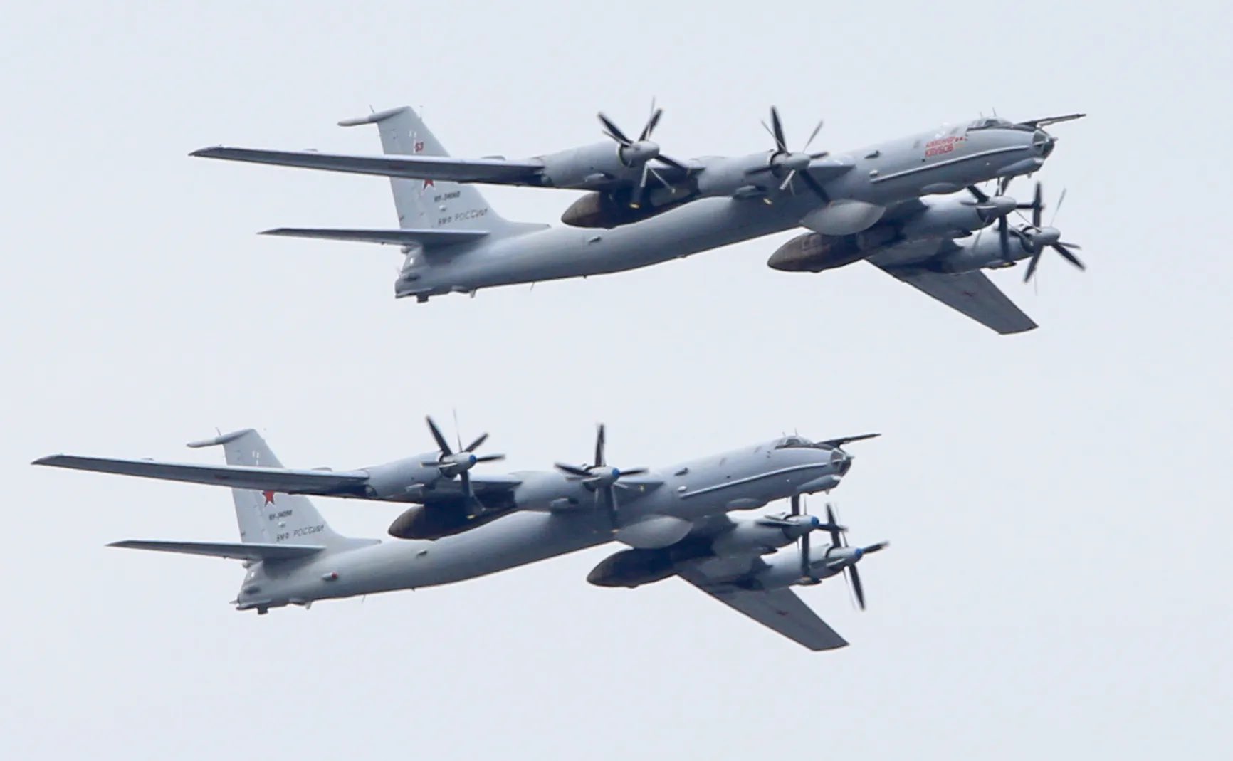 Tu-142 é a versão de patrulha marítima do bombardeiro nuclear russo Tu-95 Bear.