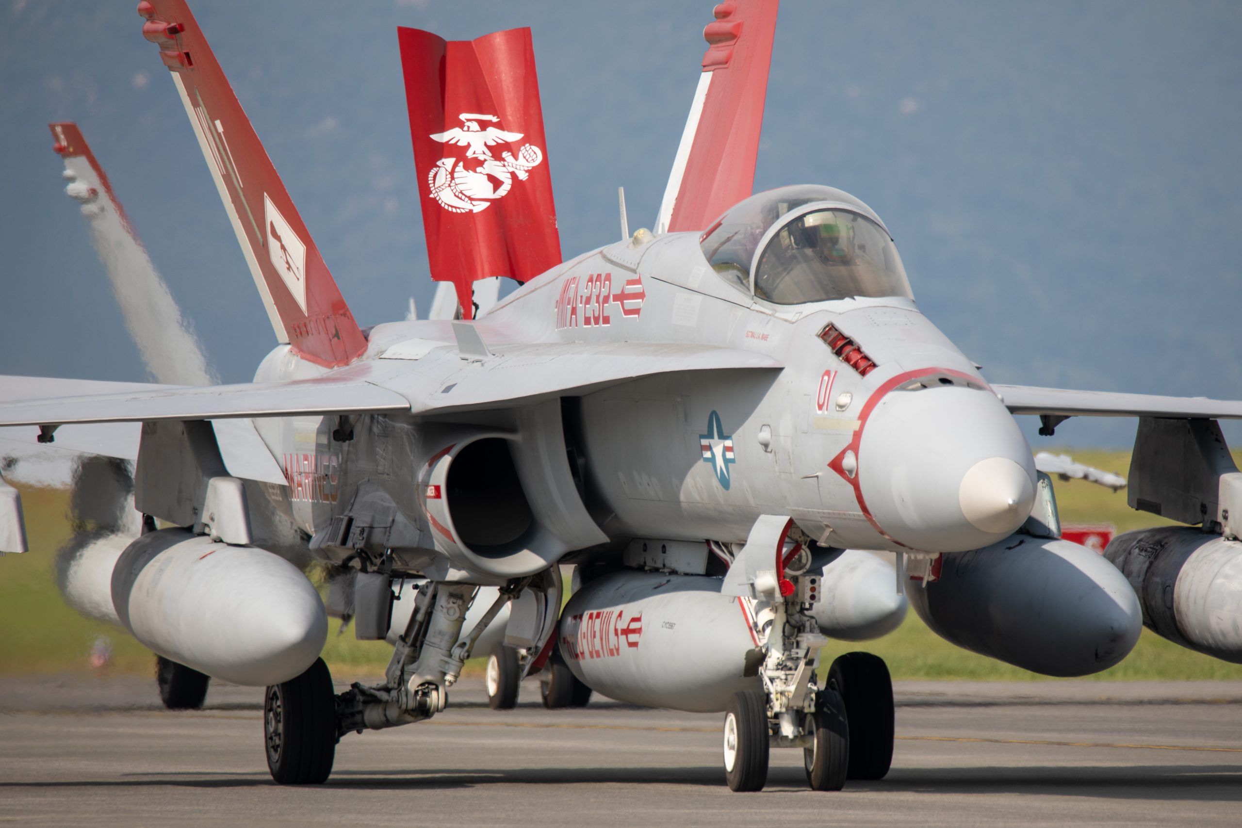 Caças F/A-18 Hornet do esquadrão VMFA-232 Red Devils. (Foto: Lance Cpl. Erick Reyes/Fuzileiros Navais dos EUA)