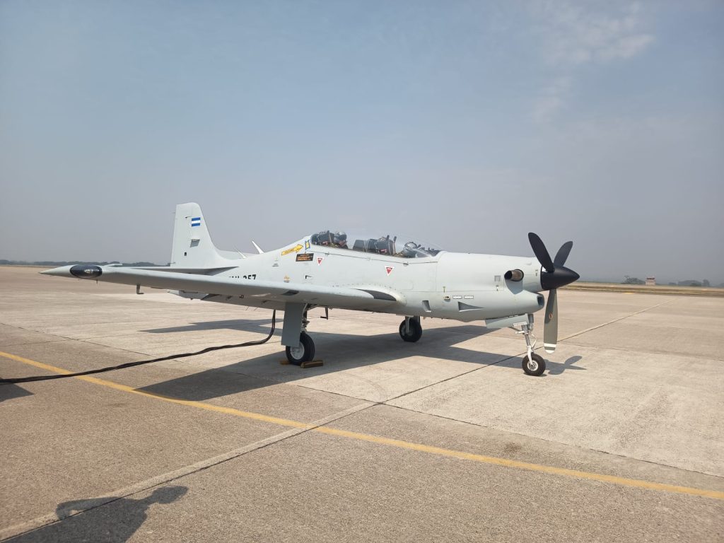 FAH 257 é o primeiro T-27 Tucano modernizado de Honduras. Foto: José Bento Ferreira Filho/Partex Aviation.