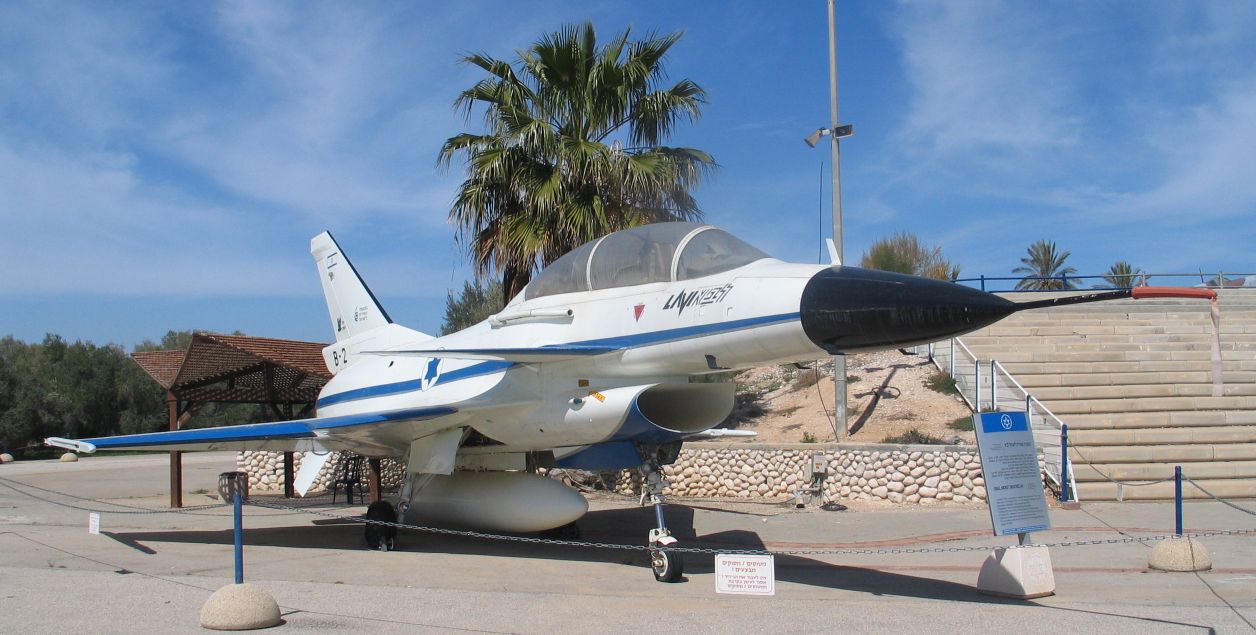 Lavi B2 preservado no museu da IAF em Hatzerim (Bukvoed via Wikimedia)