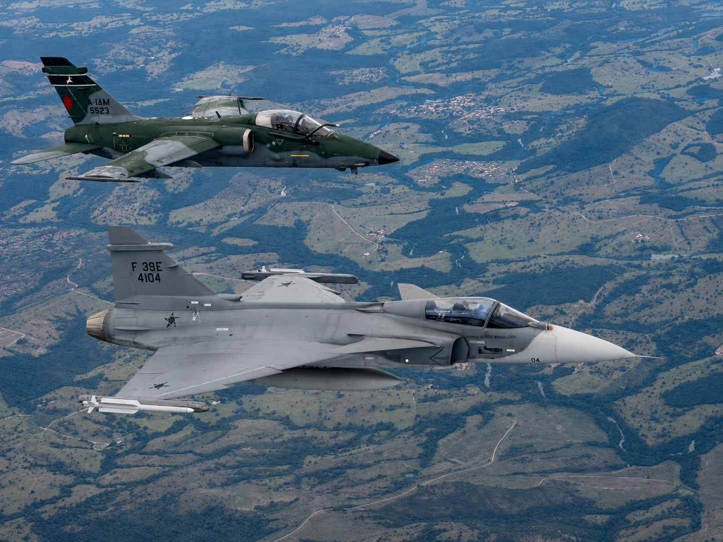 AMX A-1AM e F-39E Gripen (FAB/Divulgação)