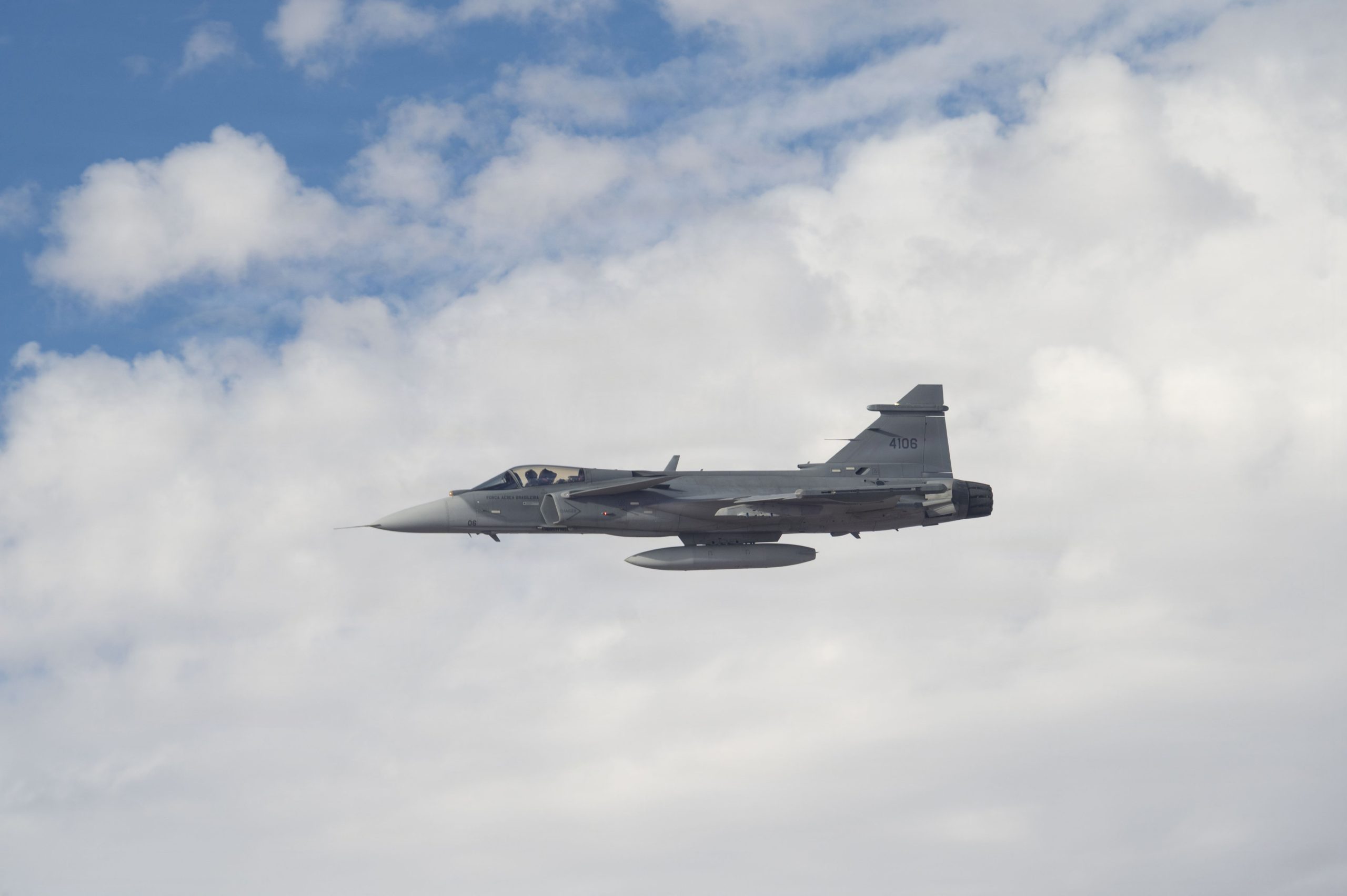 Em solo ou em voo, estreia dos caças Gripen na Salitre também foi registrada por militares da USAF (Staff Sgt. Jacob Cabanero)