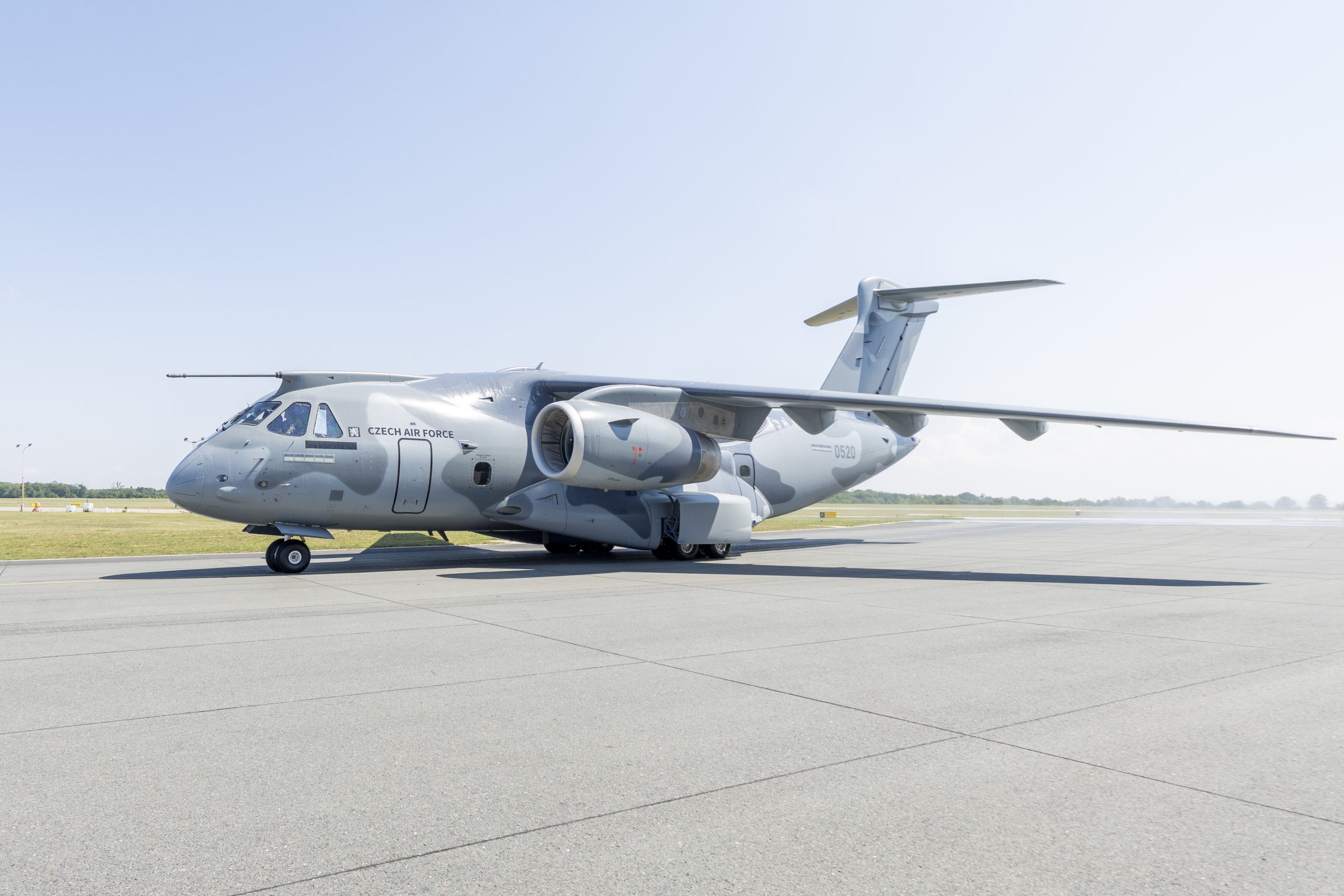 KC-390 é o maior cargueiro militar operado pela Força Aérea da República Tcheca (Embraer/Divulgação)