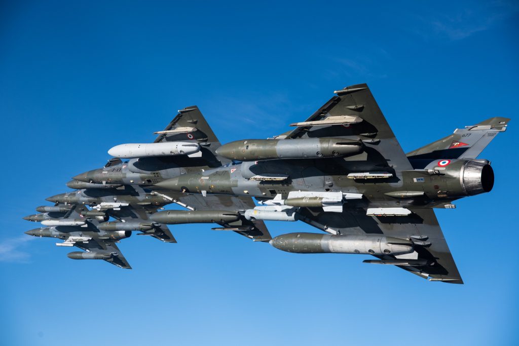 Programa RMV entregou 52 caças Dassault Mirage 2000D modernizados. (DGA/Divulgação)