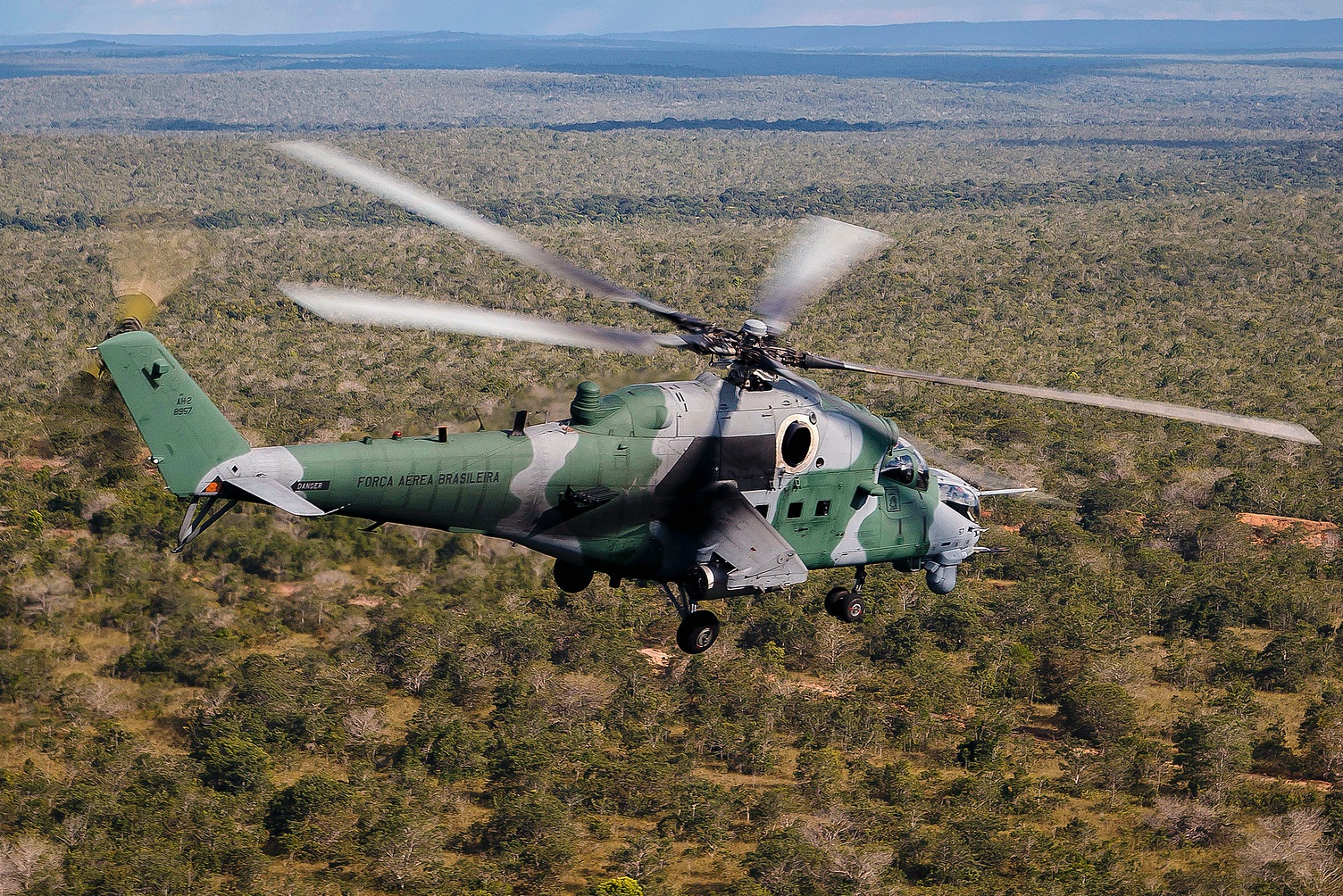 Os AH-2 Sabre foram as únicas aeronaves de origem russa operadas no país (FAB)