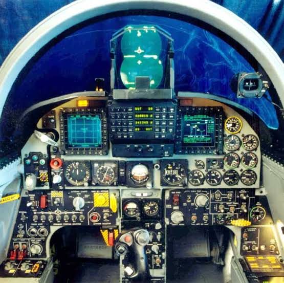 Cockpit do F-5 Tigre III (IAI)